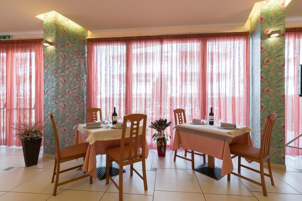 Hotel La Ninfea Montesilvano Marina Zewnętrze zdjęcie