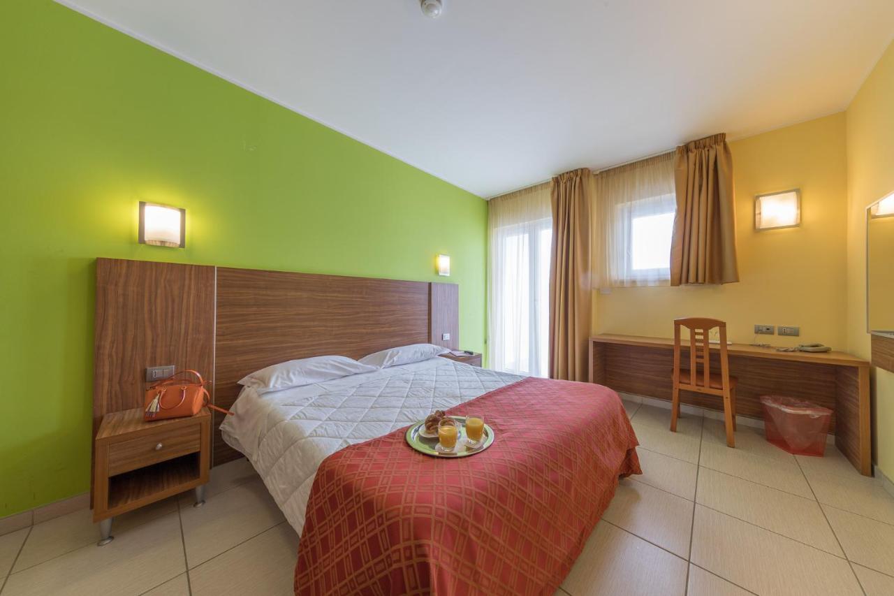 Hotel La Ninfea Montesilvano Marina Zewnętrze zdjęcie