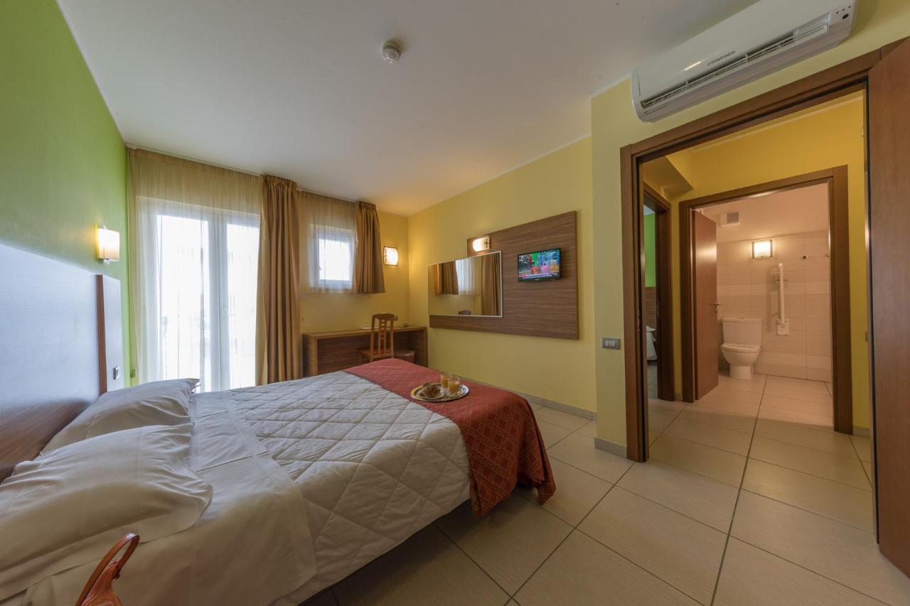 Hotel La Ninfea Montesilvano Marina Zewnętrze zdjęcie
